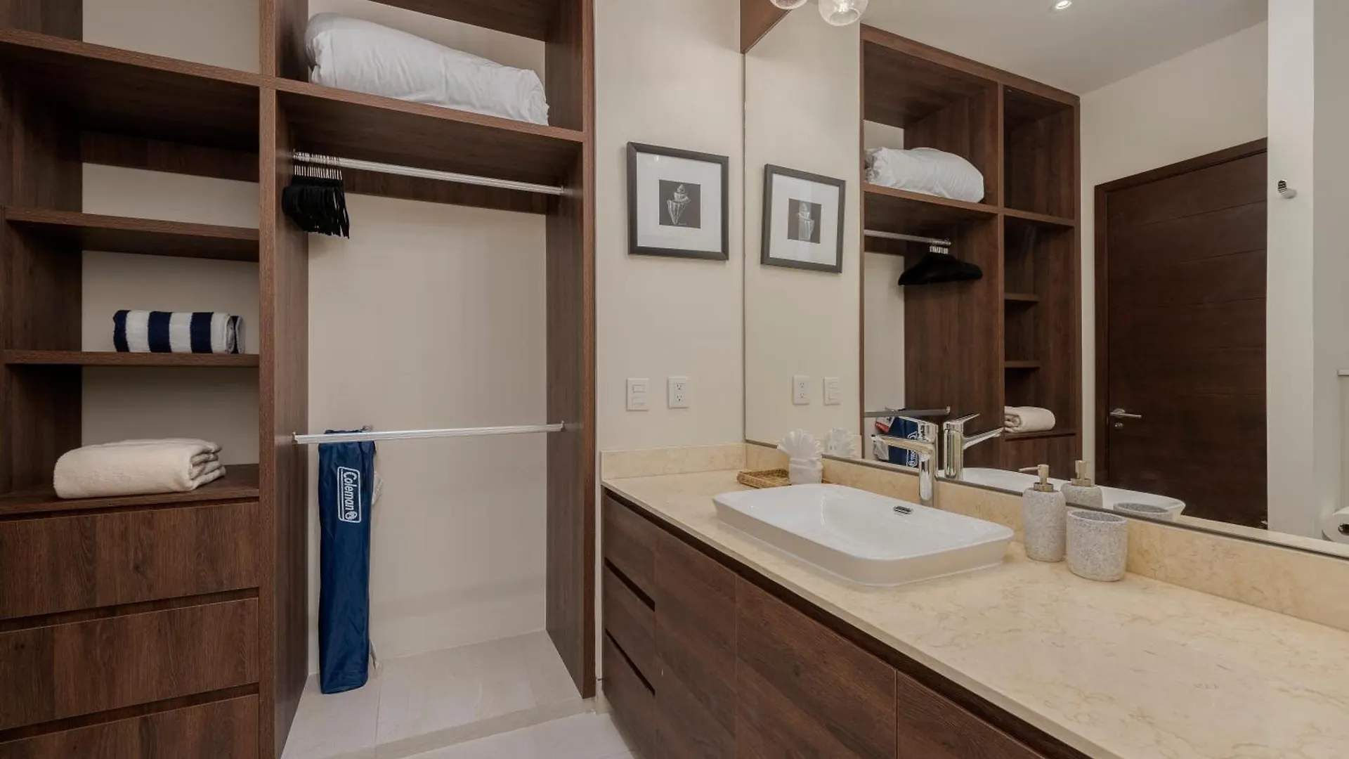 Luxury Beachfront Apartment In Cabo カボ・サン・ルーカス