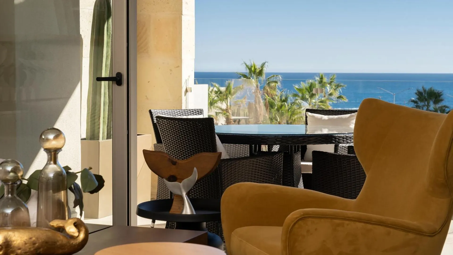 Luxury Beachfront Apartment In Cabo カボ・サン・ルーカス