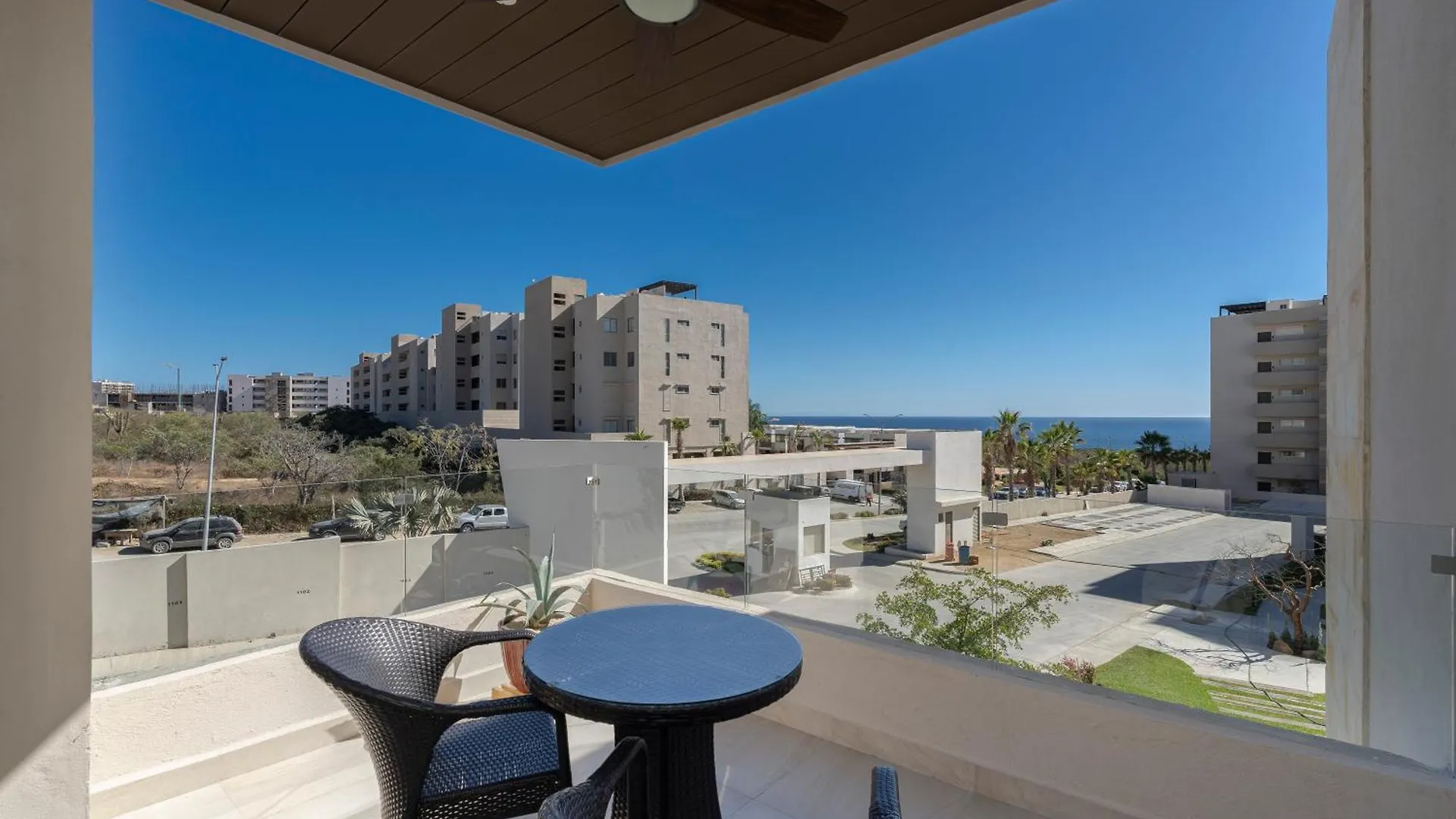 Luxury Beachfront Apartment In Cabo カボ・サン・ルーカス