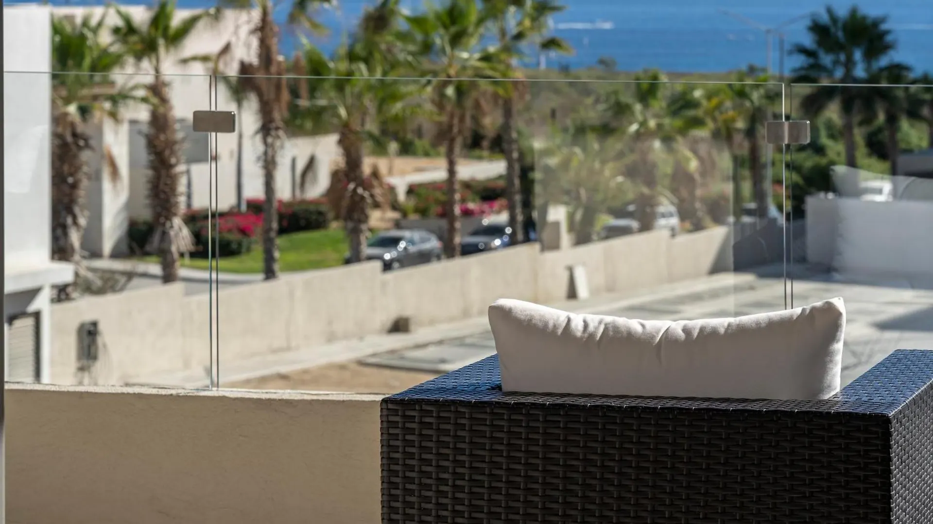 Luxury Beachfront Apartment In Cabo カボ・サン・ルーカス